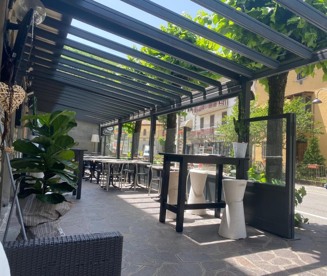 Albergo Ristorante Il Ponte Кастільоне-дей-Пеполі Екстер'єр фото