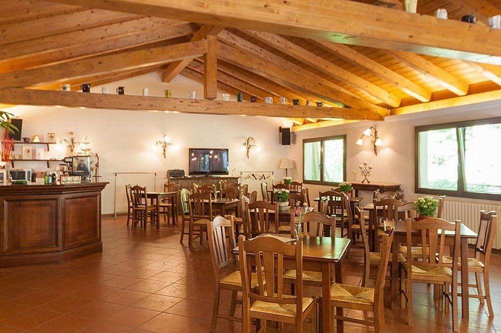 Albergo Ristorante Il Ponte Кастільоне-дей-Пеполі Екстер'єр фото