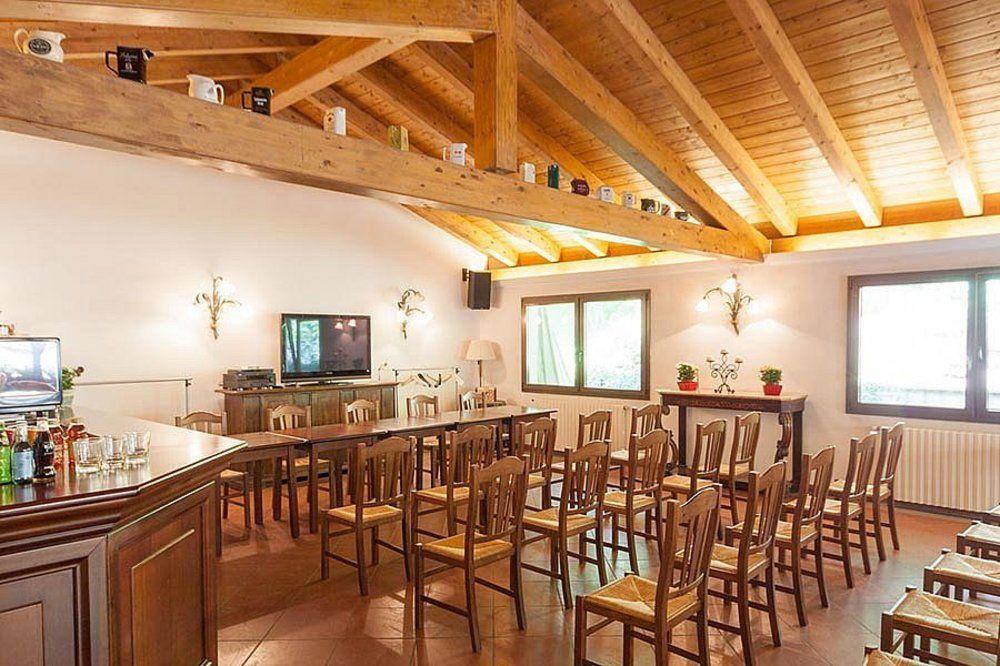 Albergo Ristorante Il Ponte Кастільоне-дей-Пеполі Екстер'єр фото